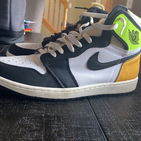 COPY - Jordan 1 University Volt Gold Size 12